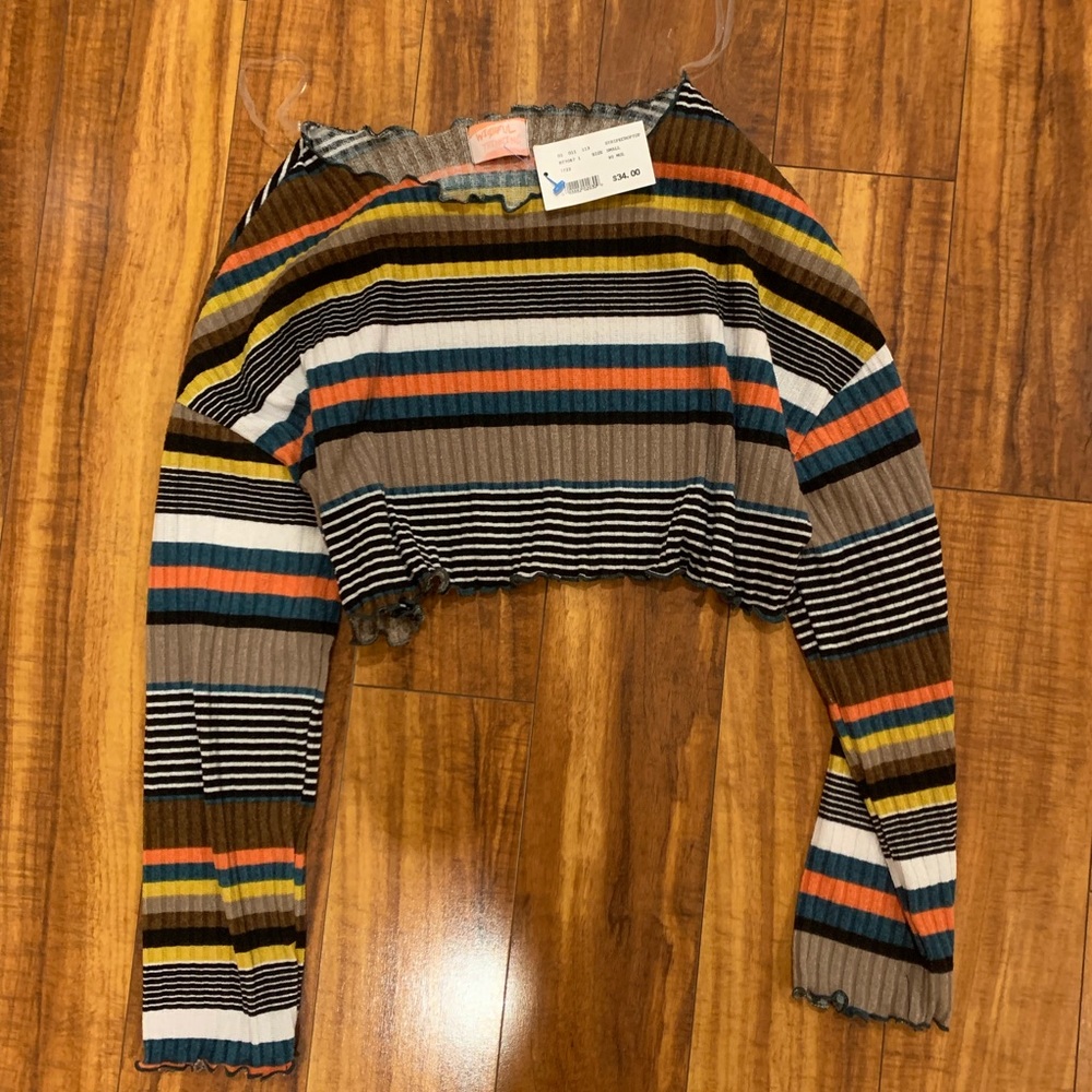 Cropped long sleeve shirt